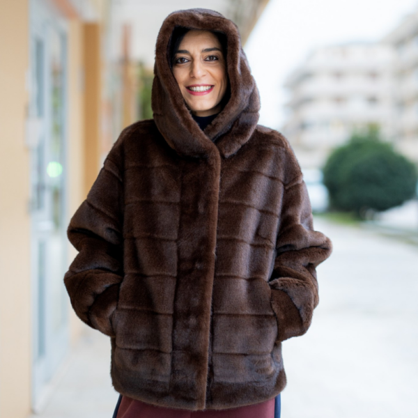 LINDA’S – Eco Pelliccia con cappuccio