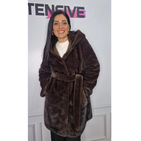 LINDA’S – Ecopelliccia con Cintura e Cappuccio